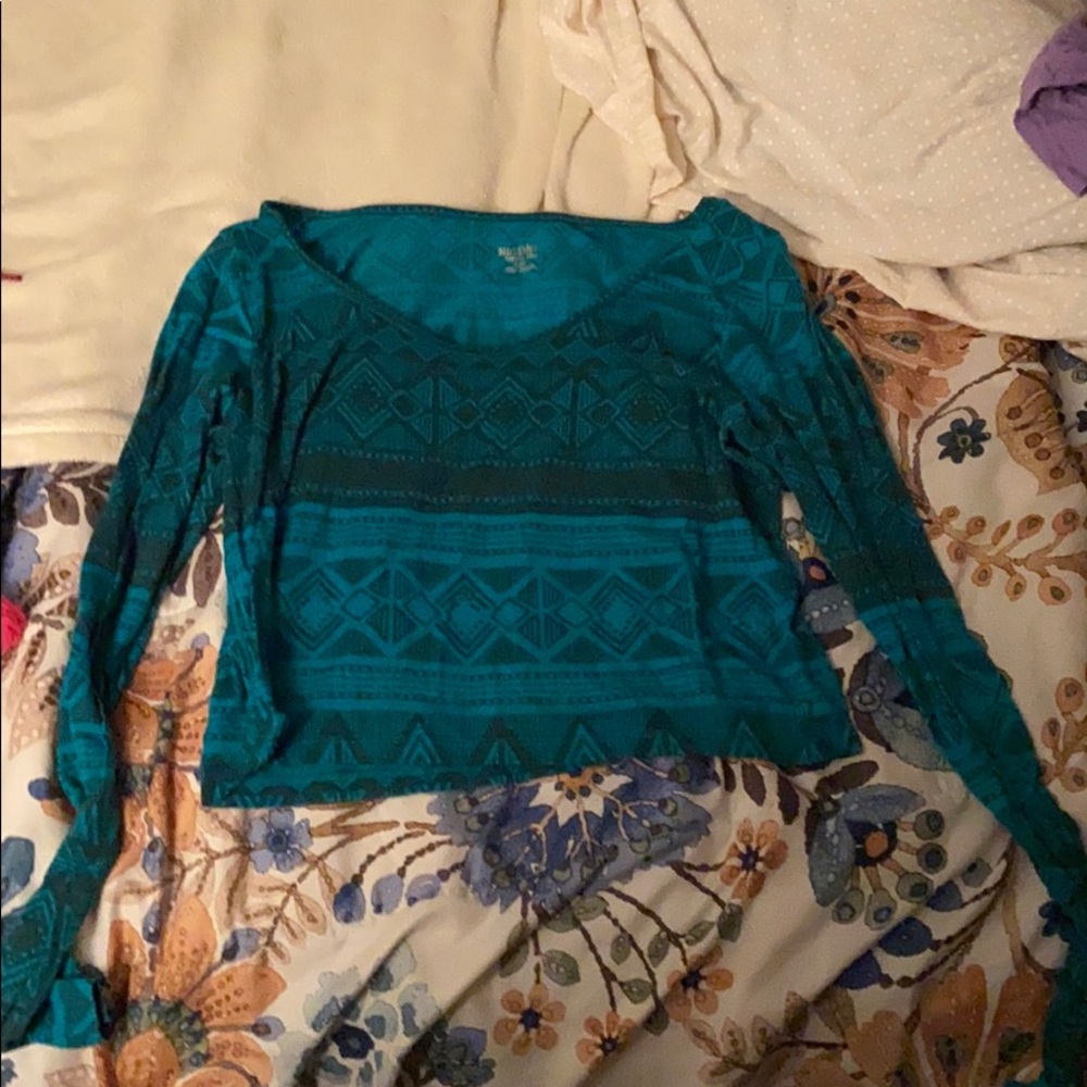 long sleeve crop top